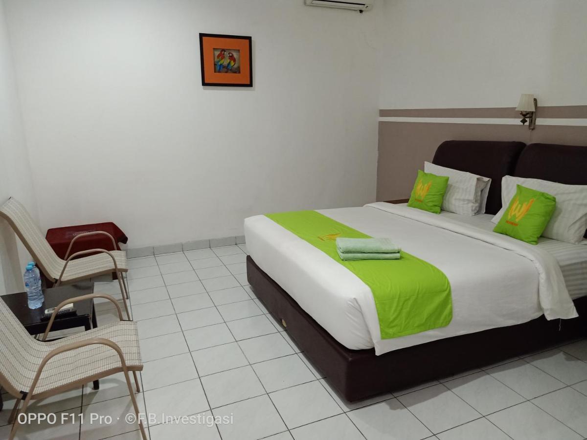 Hotel Huswah Airport Tangerang Bagian luar foto